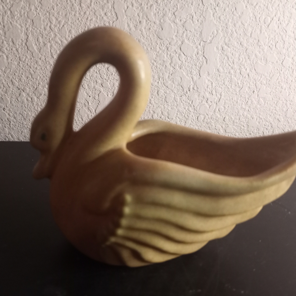 GORGEOUS VTG Niloak Pottery 5" Swan Figurine Planter.
